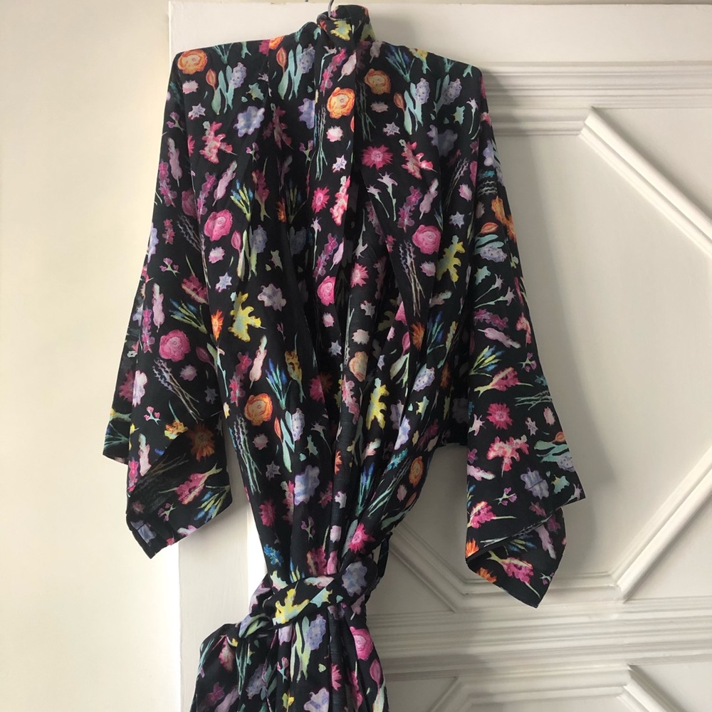 STEVIE HOWELL FLORAL ROBE AND BAG - Picture 2 of 5